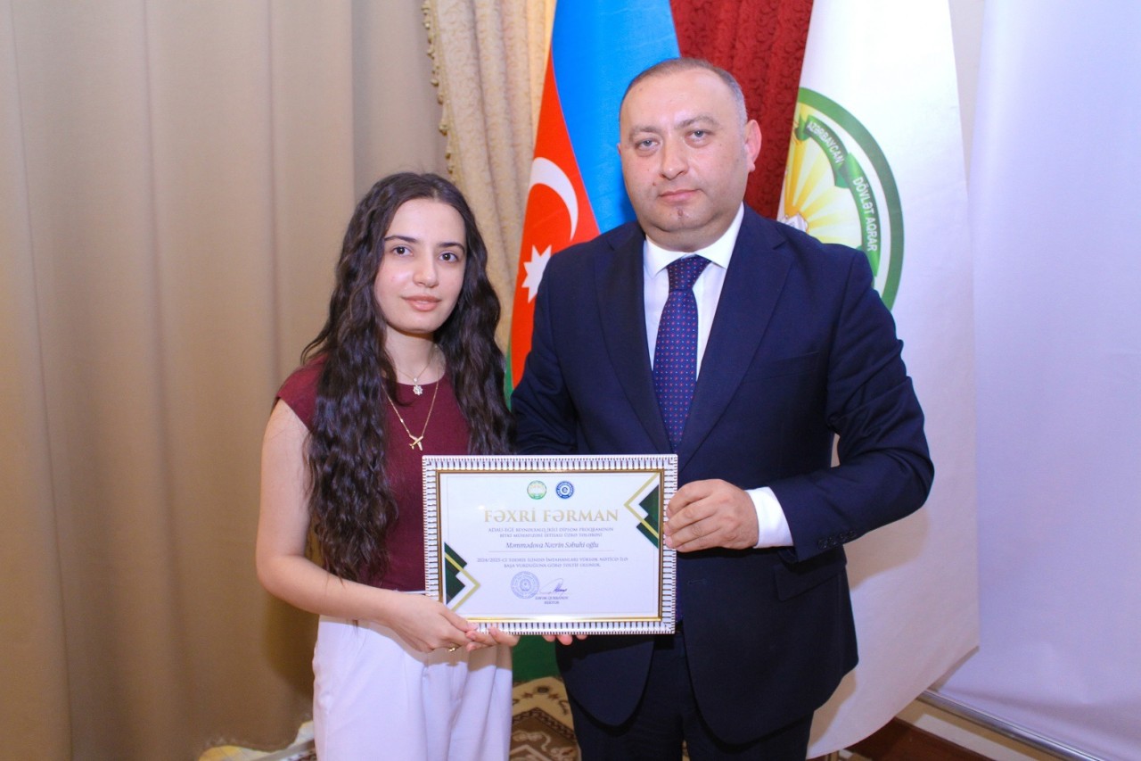 Zəfər Qurbanov Türkiyədə təhsil alacaq tələbələrlə görüşdü - FOTOLAR